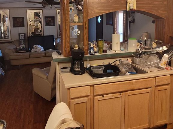 5th image of 310 Theobald Ln