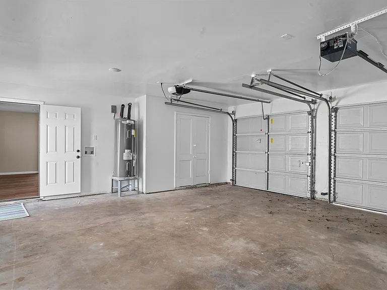 10030 Haddington Dr — Photo 29