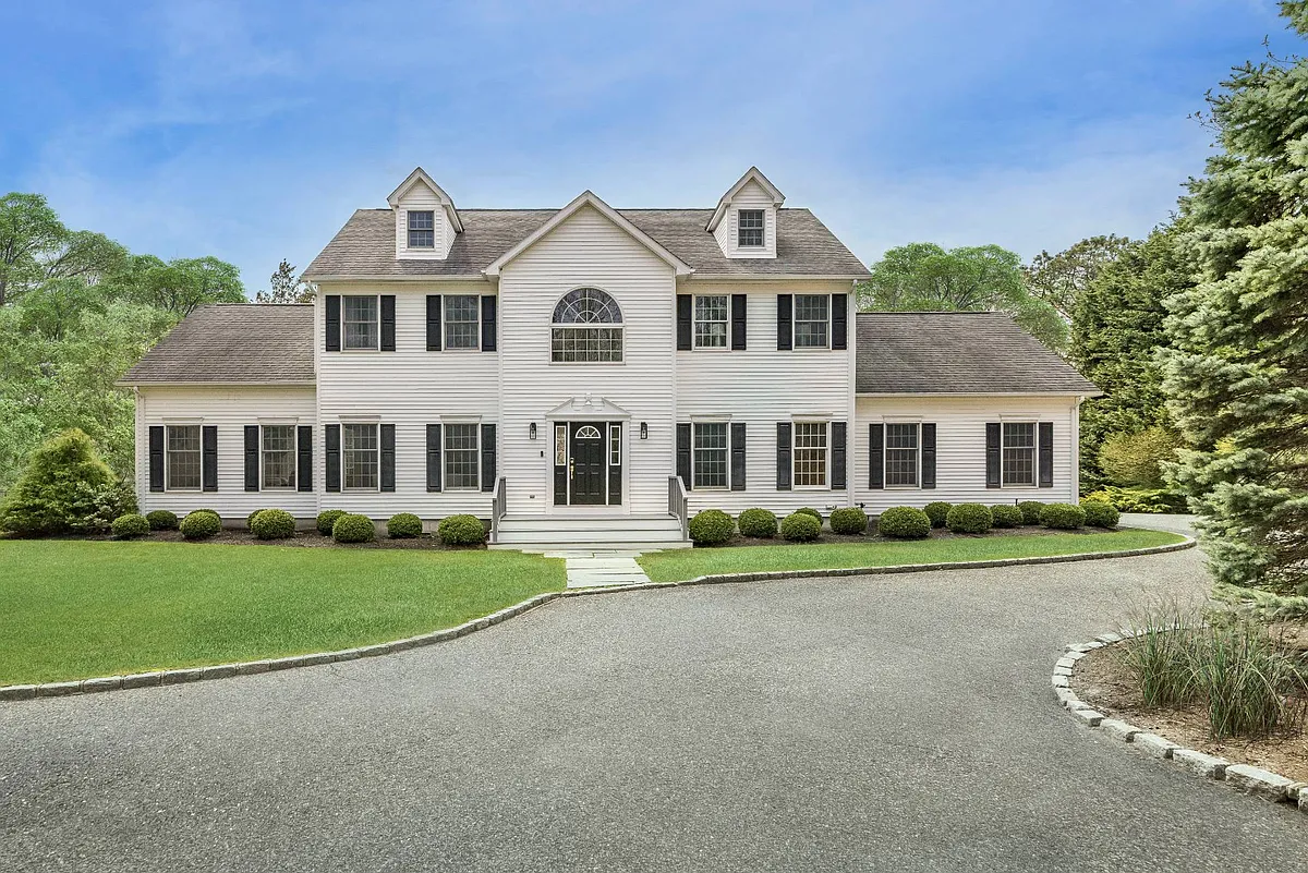 Building Photo - 28 Quail Run
