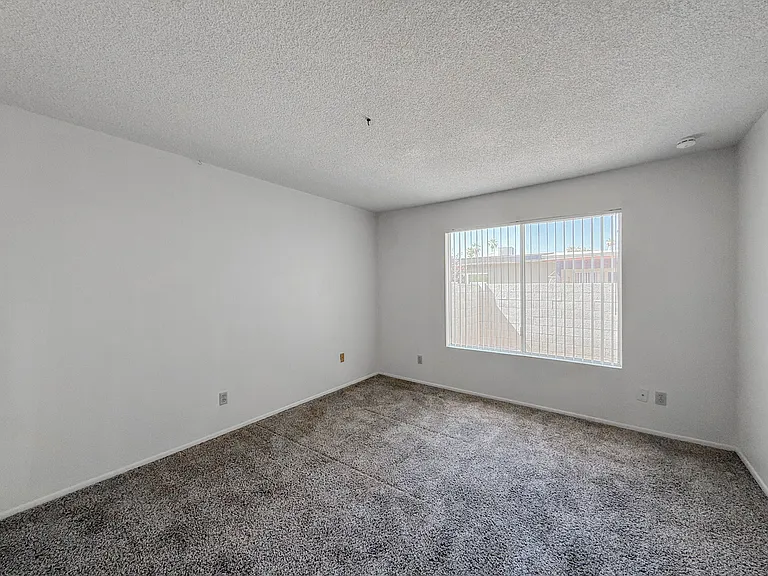 812 W Duke Dr — Photo 11