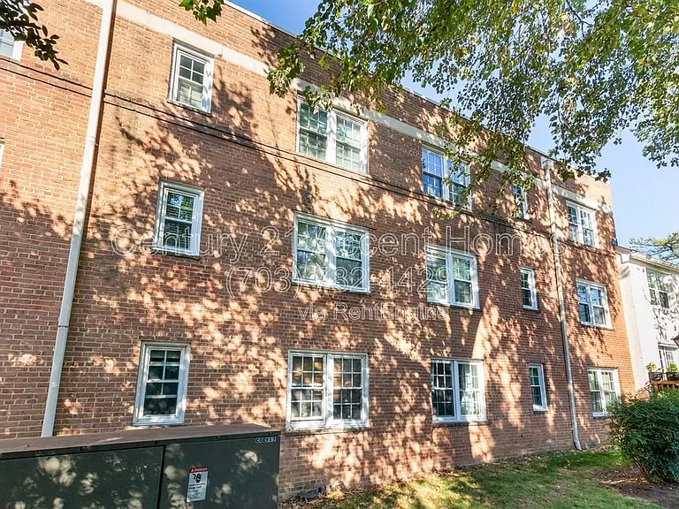 1303 S Walter Reed Dr #201 — Photo 33