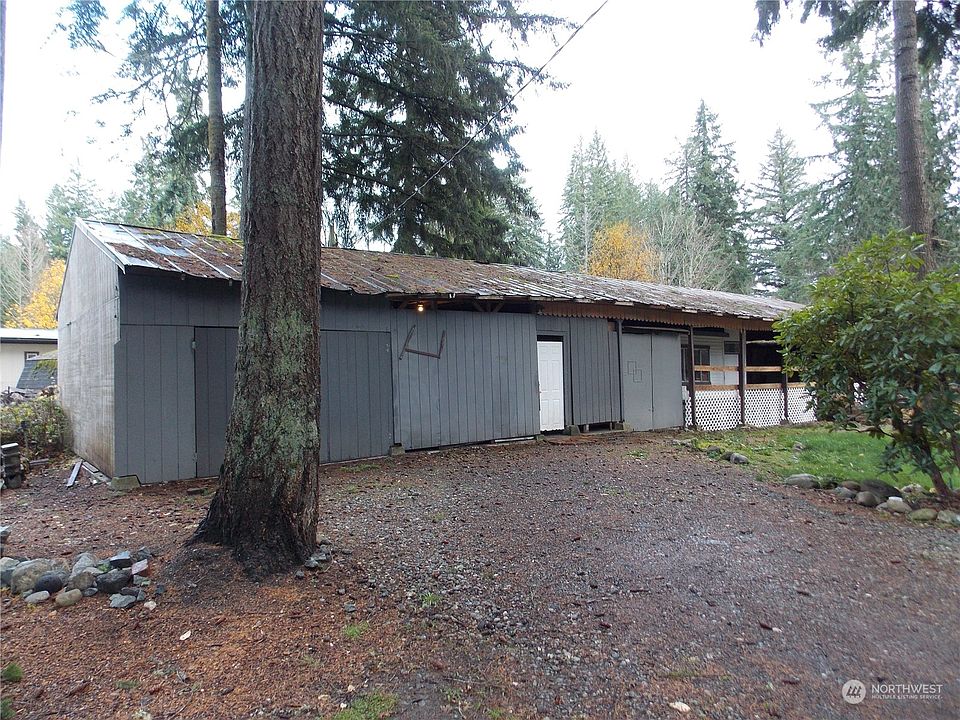 1st image of 16421 Village Drive SE