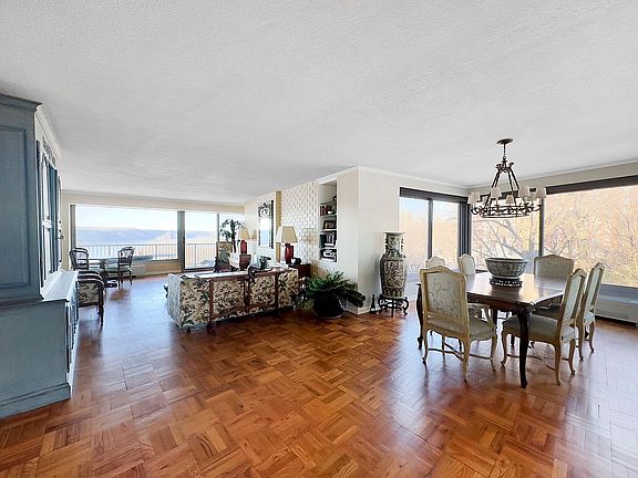 3rd image of 4455 Douglas Ave APT 11L