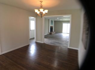 6904 Highland Dr, Solon, OH 44139