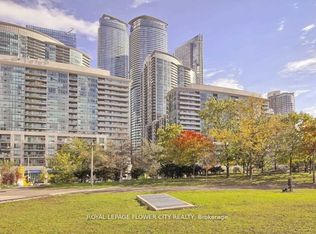 12 York St #901, Toronto, ON M5J 0E4