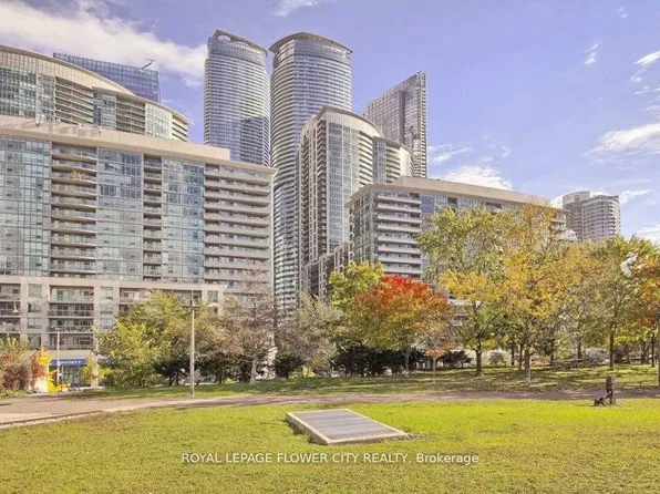 12 York St, Toronto, ON