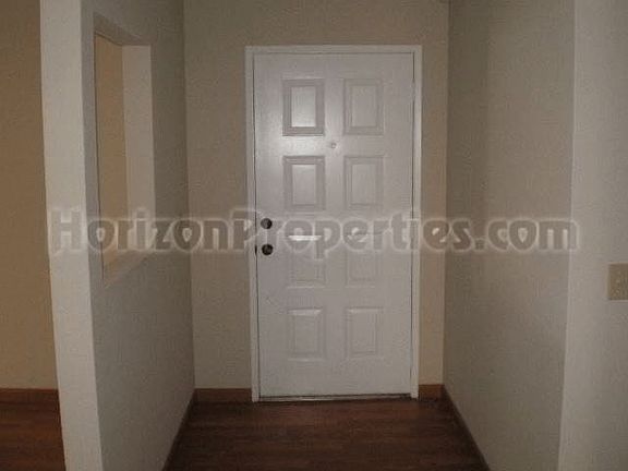 (4) : 7132 Parkvale Way Citrus Heights, CA