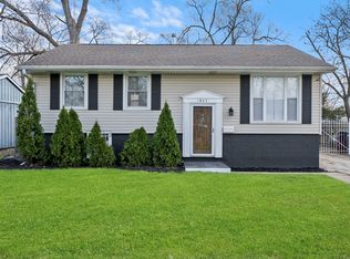 1863 Reichert Ave, Sauk Village, IL 60411