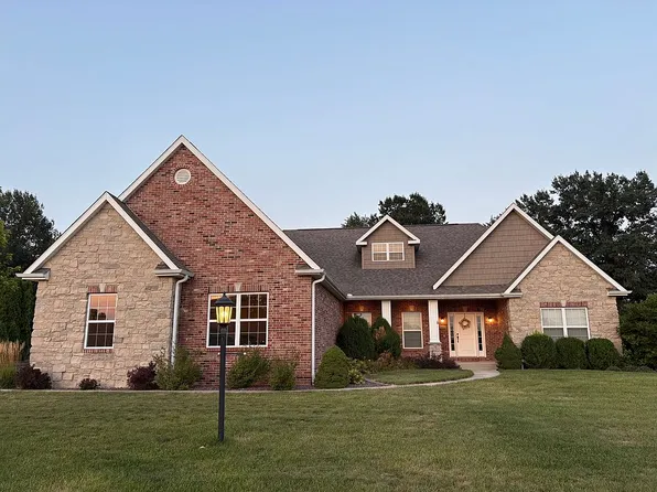 1803 Church Crossing St, Monticello, IL 61856
