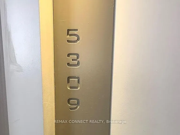 8 The Esplanade #5309 — Photo 1