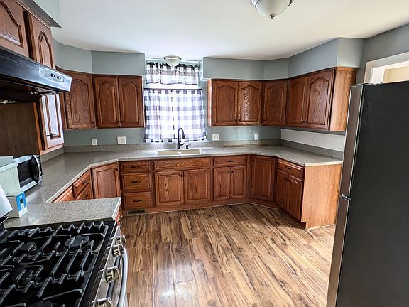 4th image of 2787 Montana Ave