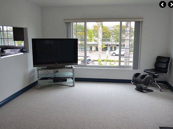4th image of 3009 Yonge St