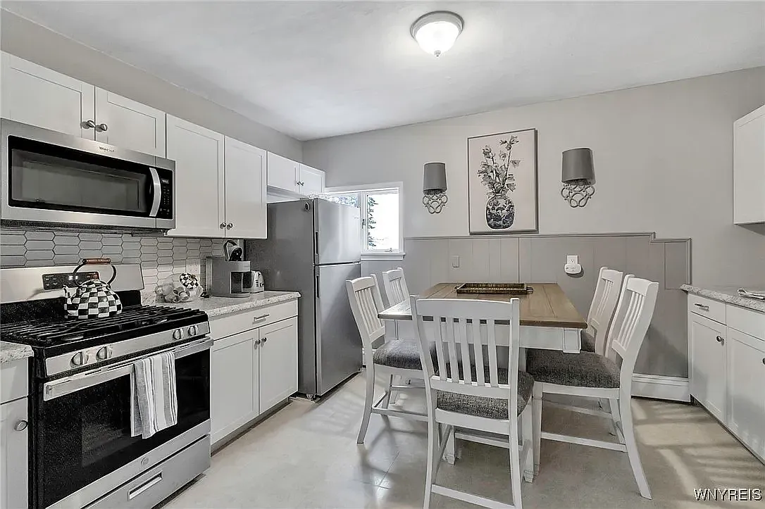 2 bed, 1120 sqft, $1,900 — Photo 1