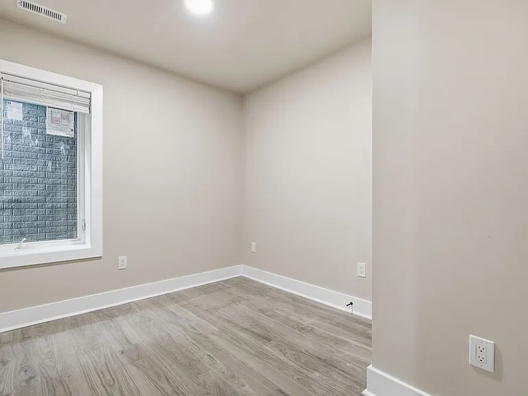 727 16th St NE — Photo 39