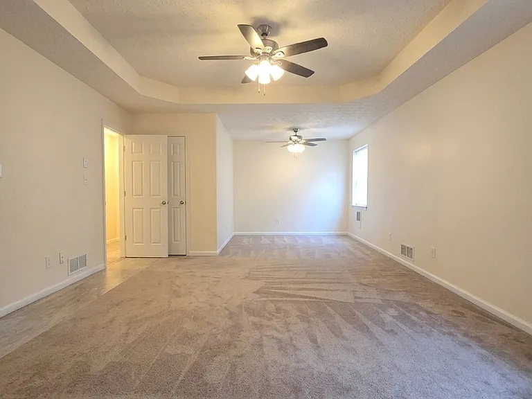 228 Solomon Dr — Photo 9