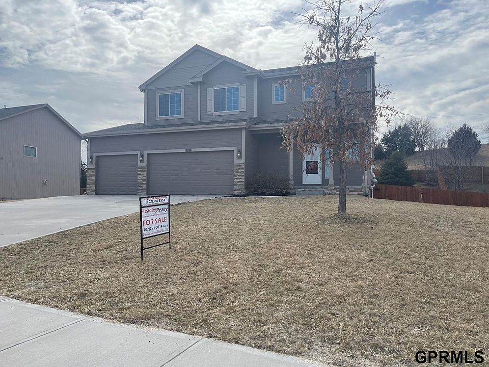 1st image of 2103 Oriole Dr S