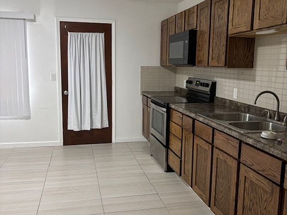 4th image of 104 E Poplar St #5