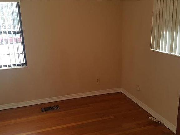 3rd image of 1412 E North St