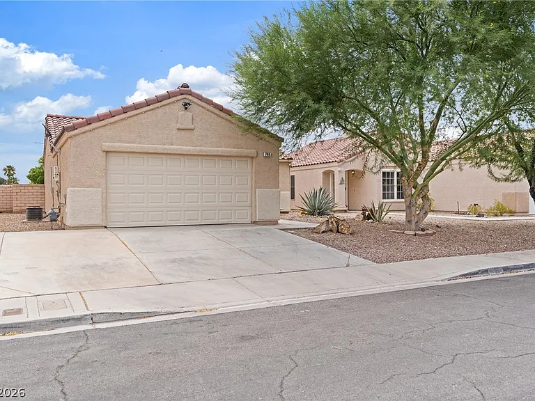 749 Salt Flats Cir — Photo 1
