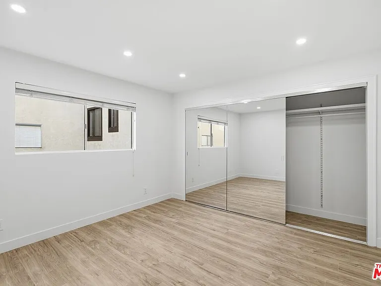 13025 Moorpark St #106 — Photo 10