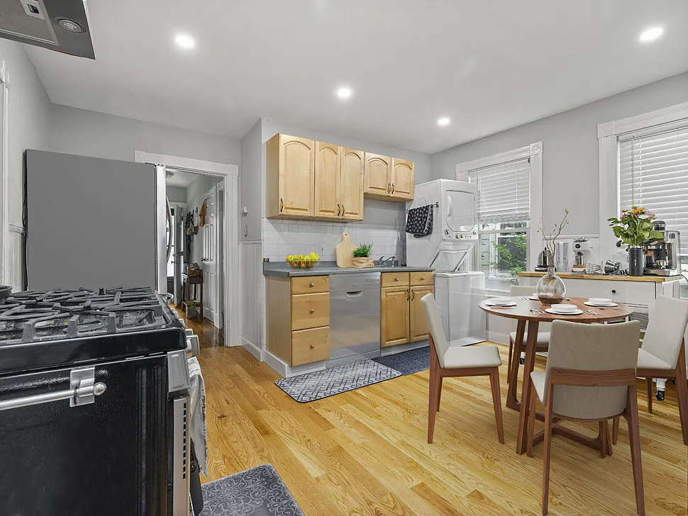4 bed, 1300 sqft, $4,600 — Photo 4