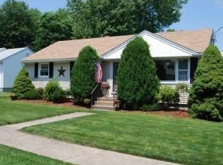 60 Del Dr, Stratford, CT 06614