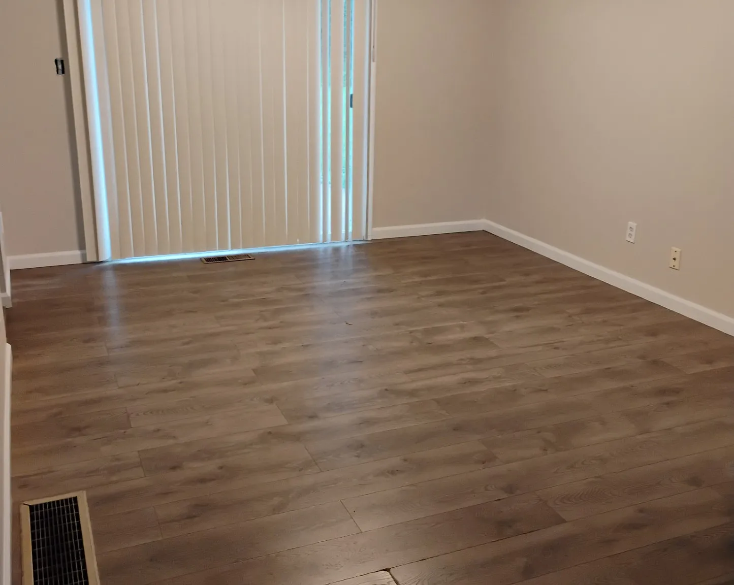 3 bed, 1.5 bath, 1300 sqft, $1,100 — Photo 4
