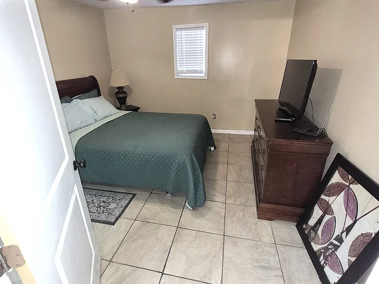 3840 Cypress St — Photo 9
