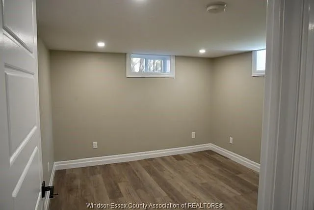955 Roseland Dr S — Photo 10