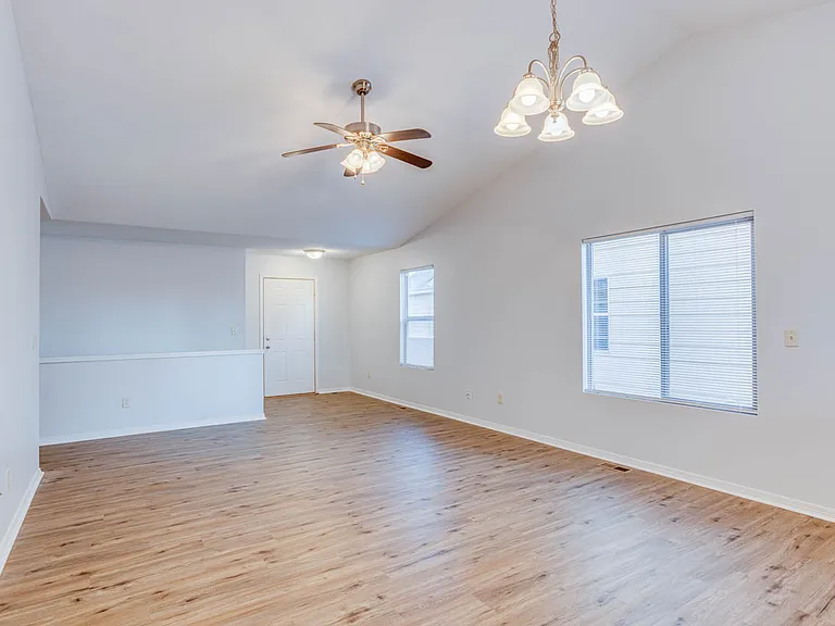 1048 E Karla Ave — Photo 6