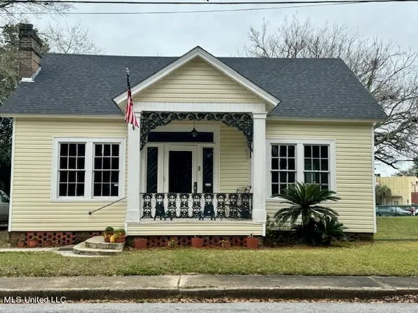 4230 Robinson Ave, Moss Point, MS 39563