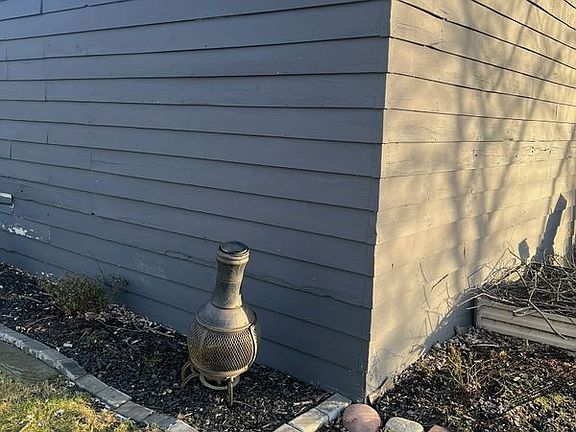 4th image of 297 Lincoln Blvd