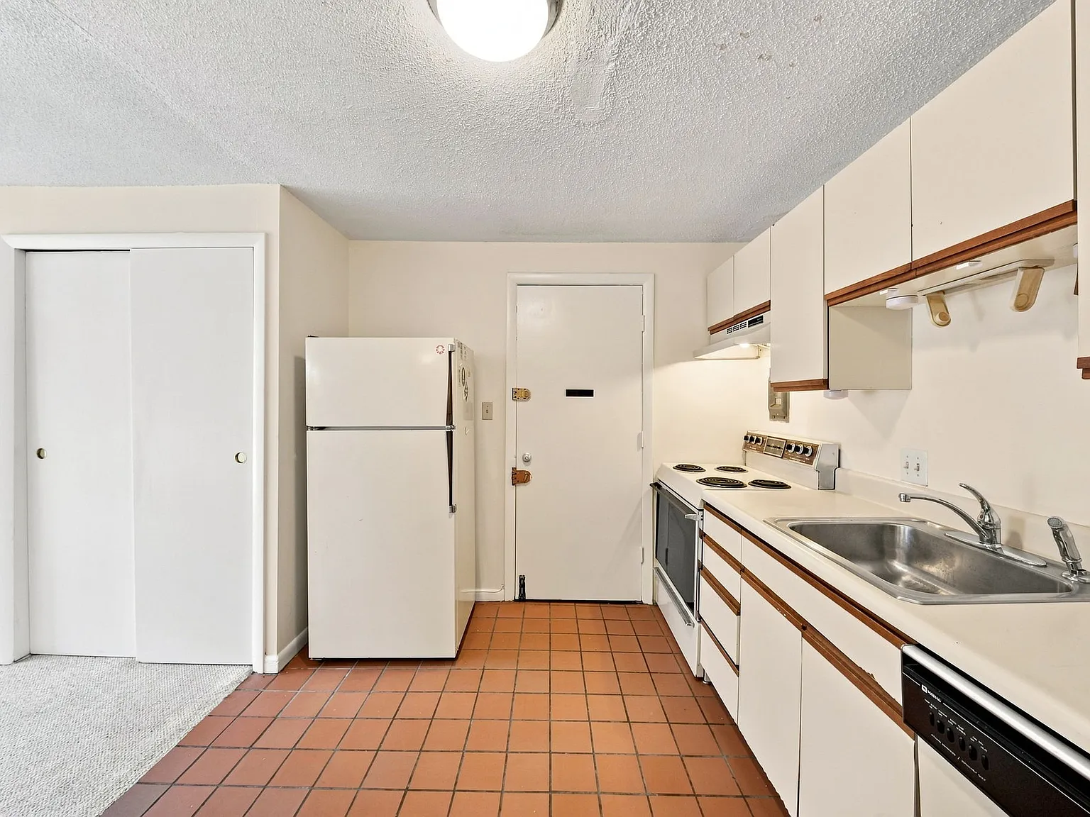 2 bed, 890 sqft, $2,950 — Photo 4