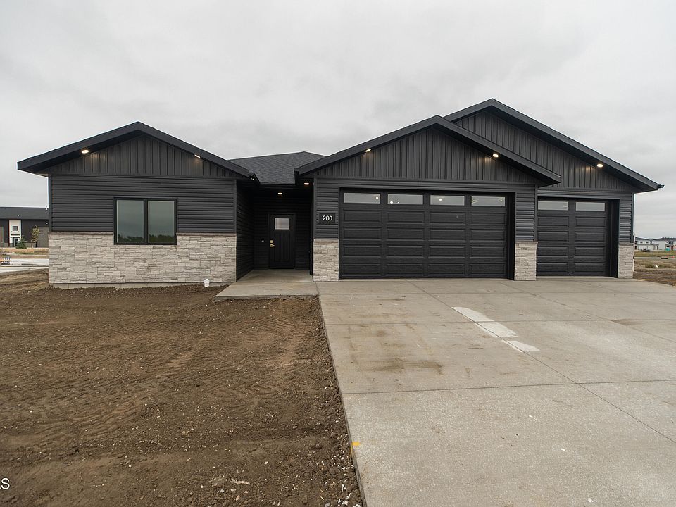 1st image of 200 Paradise Dr