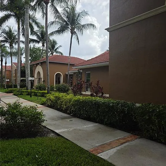 1105 Reserve Ct #201 — Photo 28