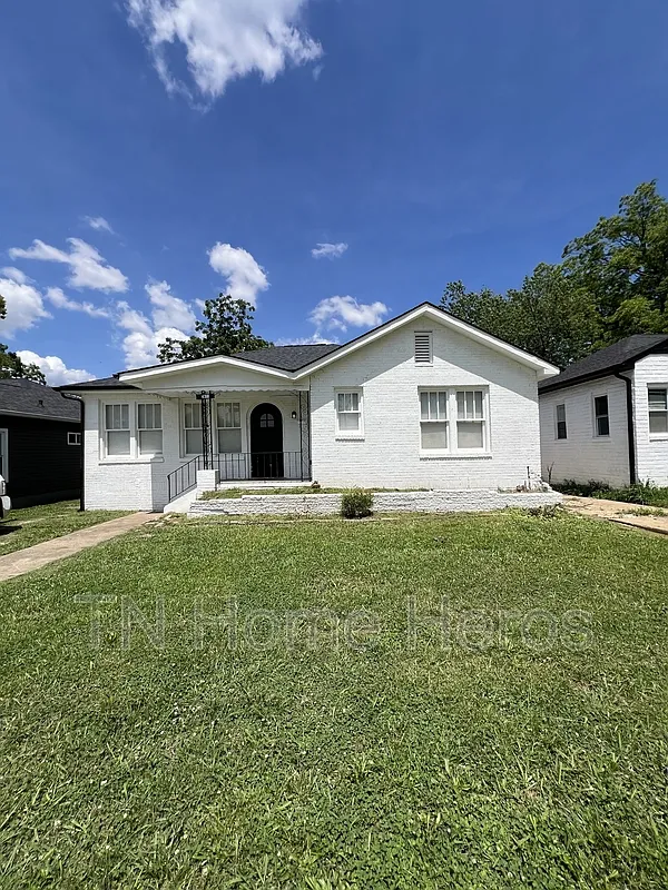 3 bed, 2.0 bath, 1496 sqft, $1,975 — Photo 1