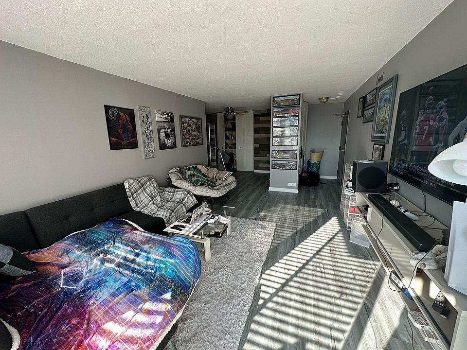 1st image of 2740 N Pine Grove Ave APT 14B