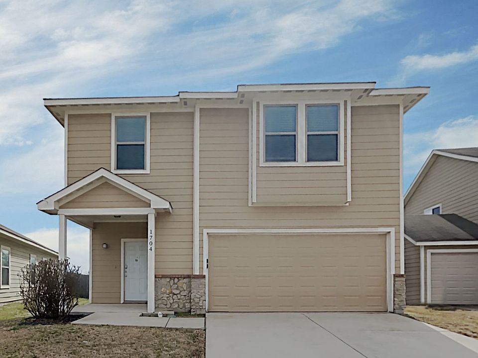 1st image of 1704 Village Park Trl