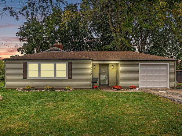 1719 Hilltop Dr, South Bend, IN 46614
