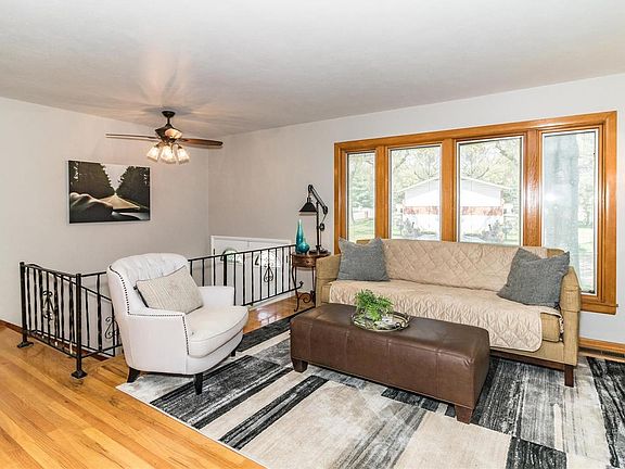 3rd image of 4458 Patston Dr