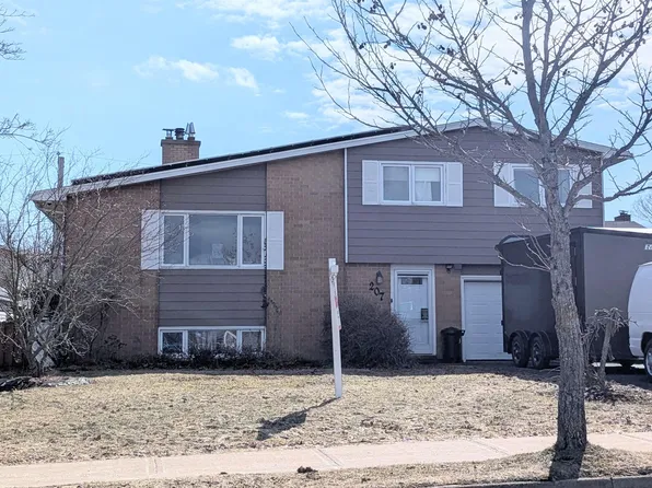 207 Colby Dr, Halifax, NS B2V 1K2