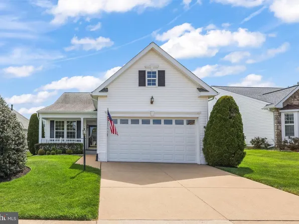 4046 Lunar Eclipse Dr, Dumfries, VA 22025