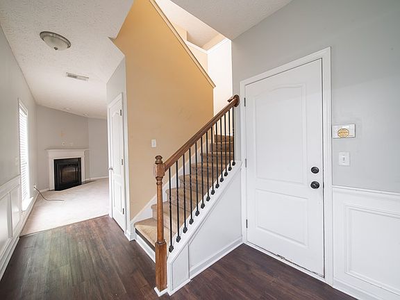 3rd image of 6 Brentwood Dr