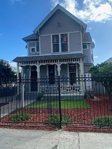 2419 J St #A Photo 1