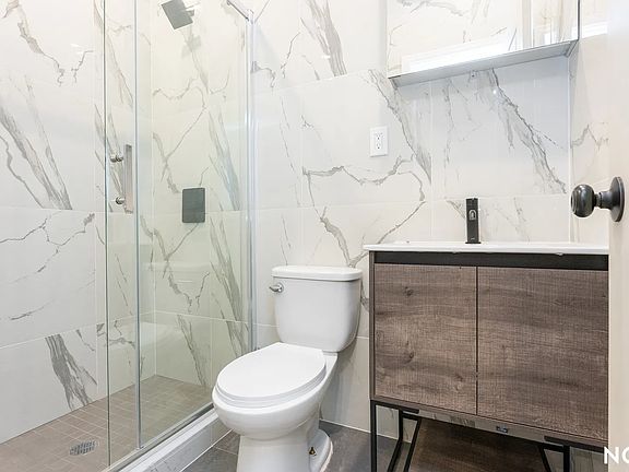 4th image of 59 Wilson Ave #2K