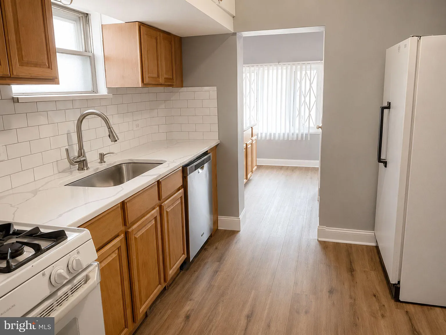 2 bed, 1.5 bath, 1118 sqft, $1,600 — Photo 4