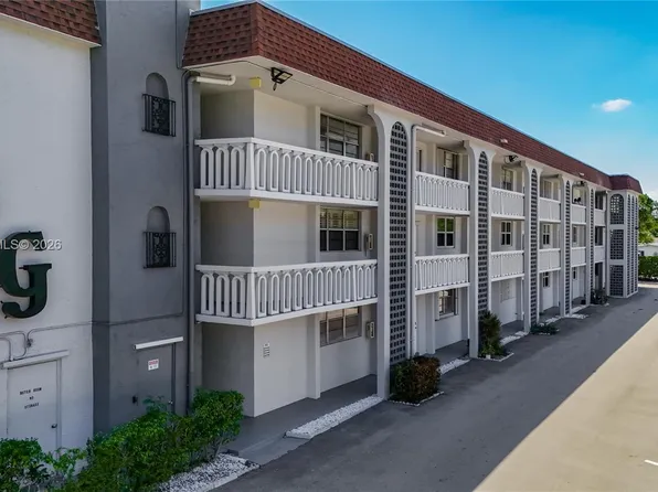 400 SE 10th St APT 218, Deerfield Beach, FL 33441