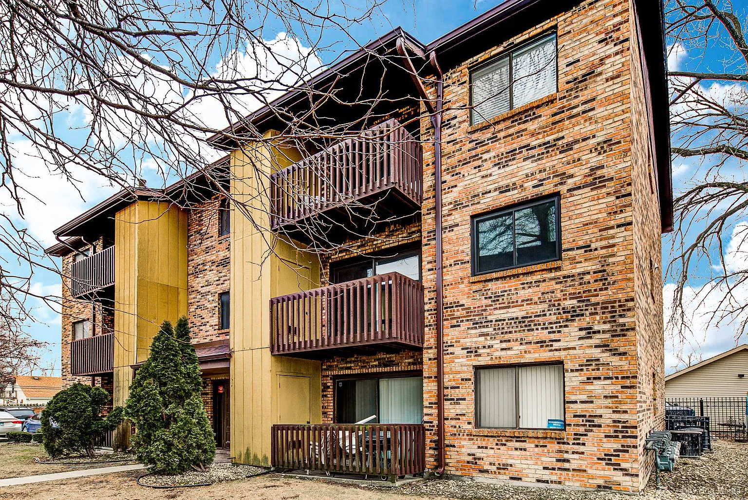 1259 Cunningham Dr APT 2W photo 1