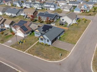 90 Essex Cres, Charlottetown, PE C1E0G8