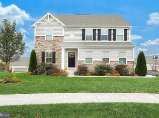 8580 Fairway Ct, Seven Valleys, PA 17360
